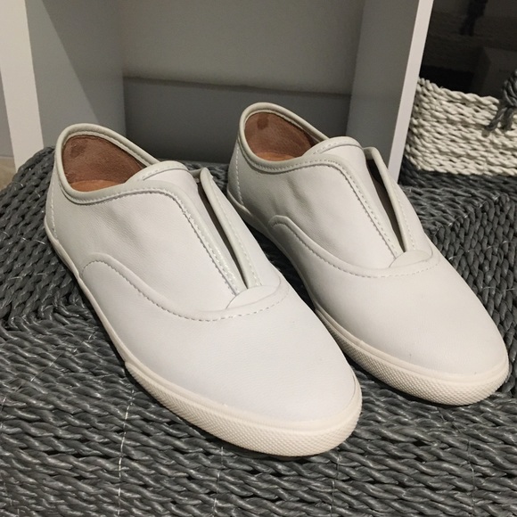 Frye Shoes - ***NEW Frye white shoes